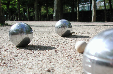 Völkerverständigung durch Kunst und Spiel