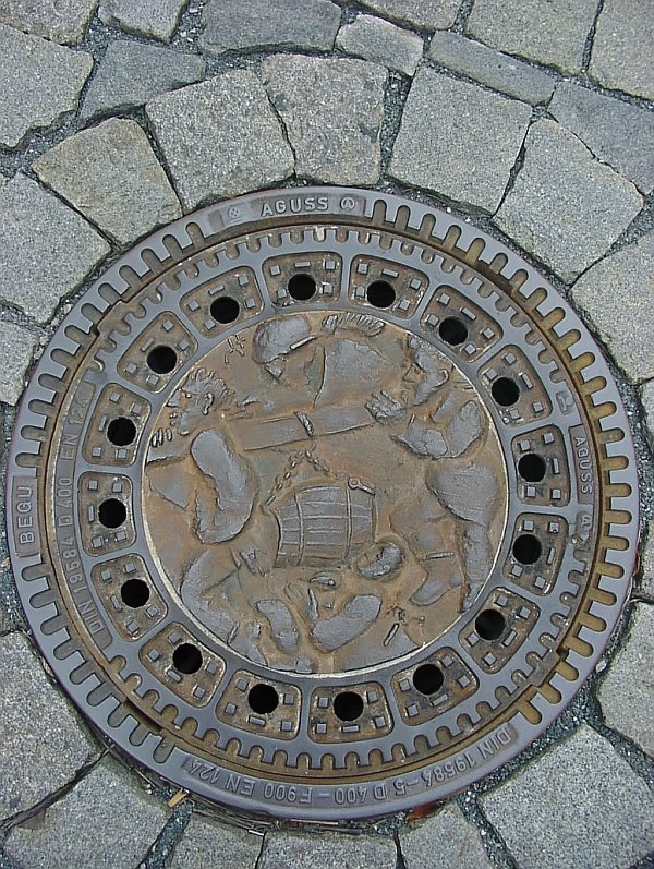 Kunst auf dem Straßenboden der Oberen Stadt