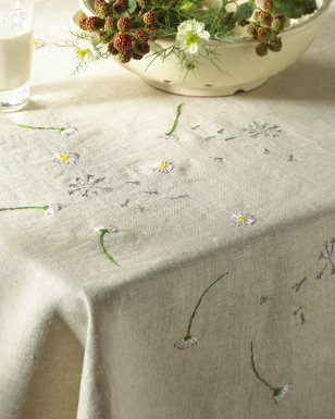 Nostalgie-Textilien beim Altstadtfest-Flohmarkt