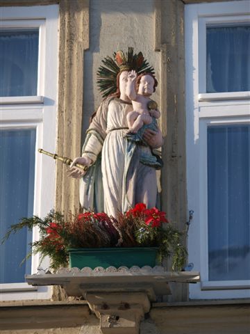 Hausmadonnen und Hausheilige - Bitte informieren Sie uns!