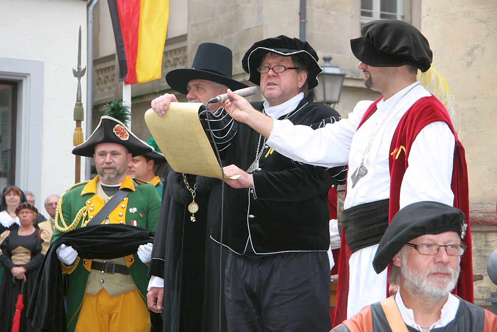 1000 Jahre Kronach - Hans Götz initiierte die Revitalisierung historischer Figuren und das Historische Stadtspektakel in Kronach